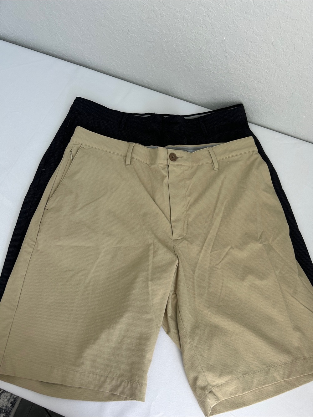 Tommy Bahama Men’s Golf Shorts Lot 2 Performance Flat Front Casual Size 34